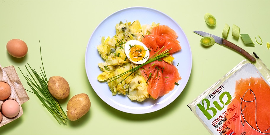 Preistoemp met gerookte zalm en zachtgekookt ei