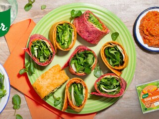 Rouleaux de carottes avec courgettes et muhammara