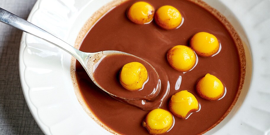 Soupe chocolat-boulettes