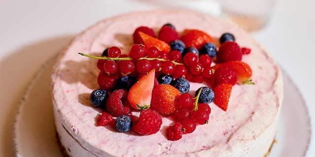 Frozen cheesecake met rode vruchten