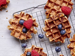 Wafels met appelmoes en dadels