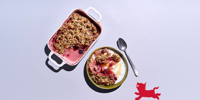 Crumble petit déjeuner aux pommes et aux fruits des bois