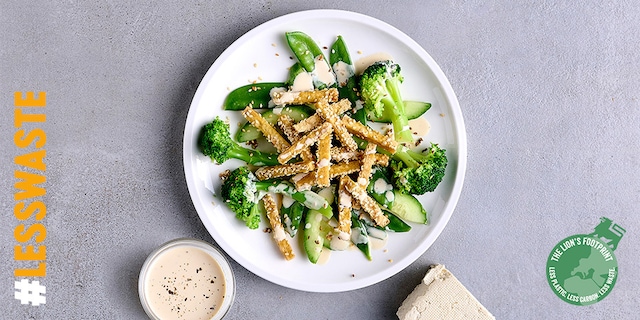 Groentesalade met krokante tofu