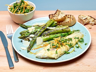 Tong met gremolata en gegrilde groene asperges