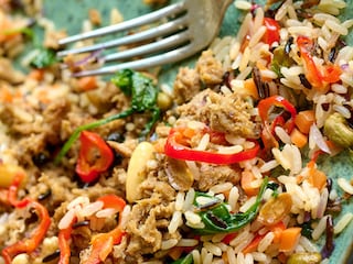 Riz sauté aux légumes et pulled seitan