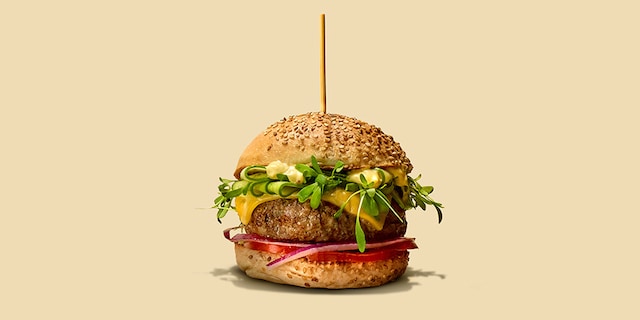 Cheeseburgers van Angus Beef met gribiche saus