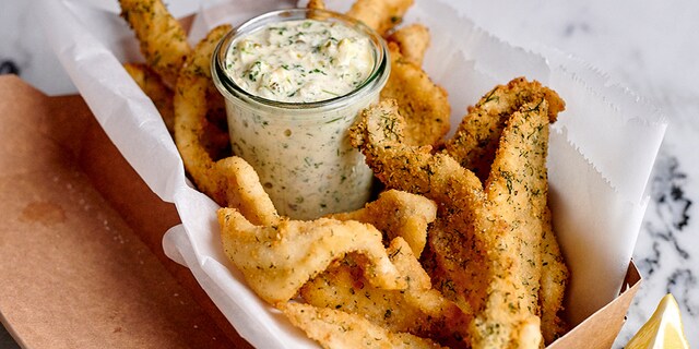 Tonggoujonettes met homemade tartaarsaus