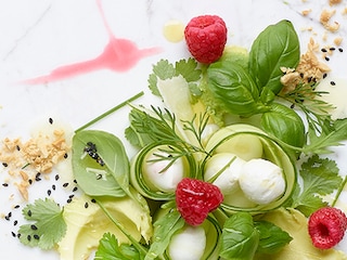 Salade d'herbes à la mozzarella