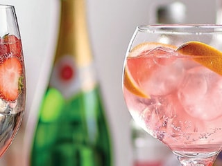 Lillet rosé tonic