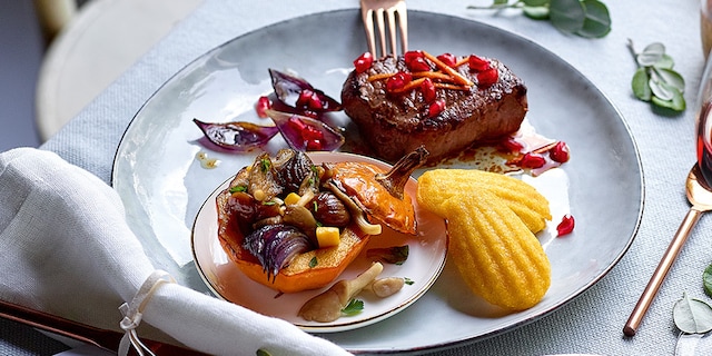 Steak de biche, madeleine de polenta et pâtissons farcis