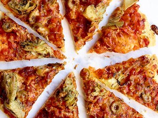 Pizza met gegrilde artisjokken