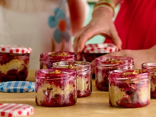 Cobblers met abrikozen, kersen  en cashewnoten