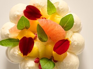 Pavlova aux fruits exotiques
