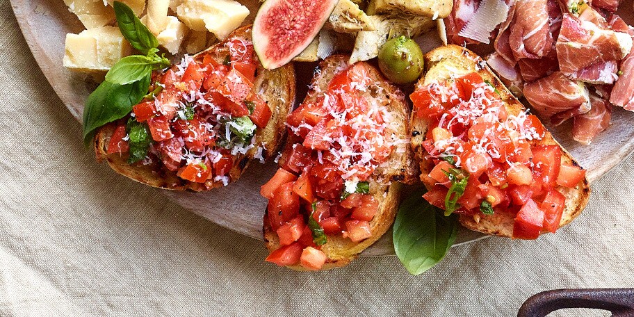 Bruschetta de tomates