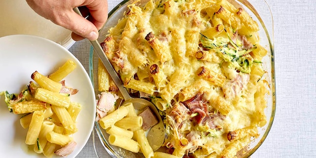 Macaroni au jambon et au fromage