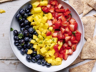 Fruits d’été et tortillas à la cannelle