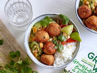 Curry jaune thaï au fenouil, à la courgette, aux carottes et aux boulettes de légumes Greenway 