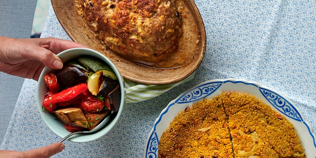 Vleesbrood, ratatouille en quinoaflensjes