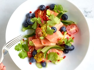 Ceviche de saumon aux myrtilles et aux fruits de la passion