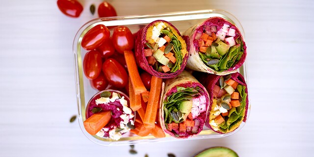 Groentewraps met duo van hummus