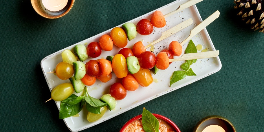 Brochettes de légumes et dip à la tapenade