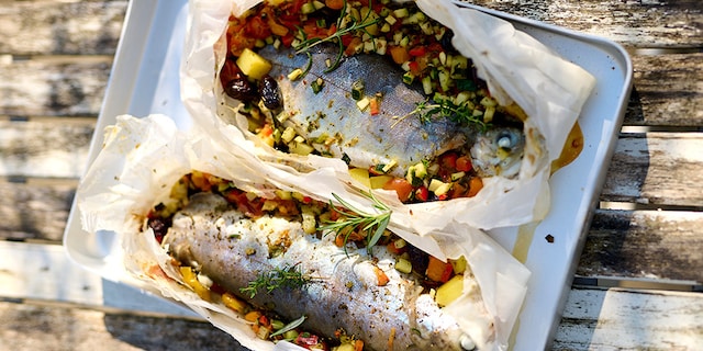 Forel in papillot à la niçoise