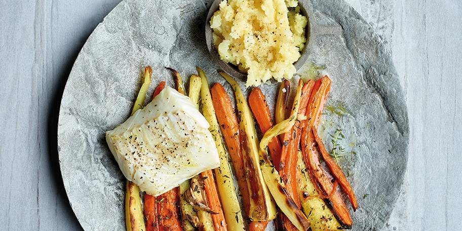 Cabillaud à la vapeur, purée à l’huile d’olive et légumes grillés