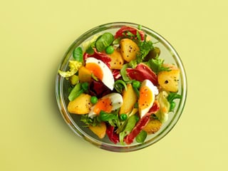 Maaltijdsalade met aardappelen en pancetta