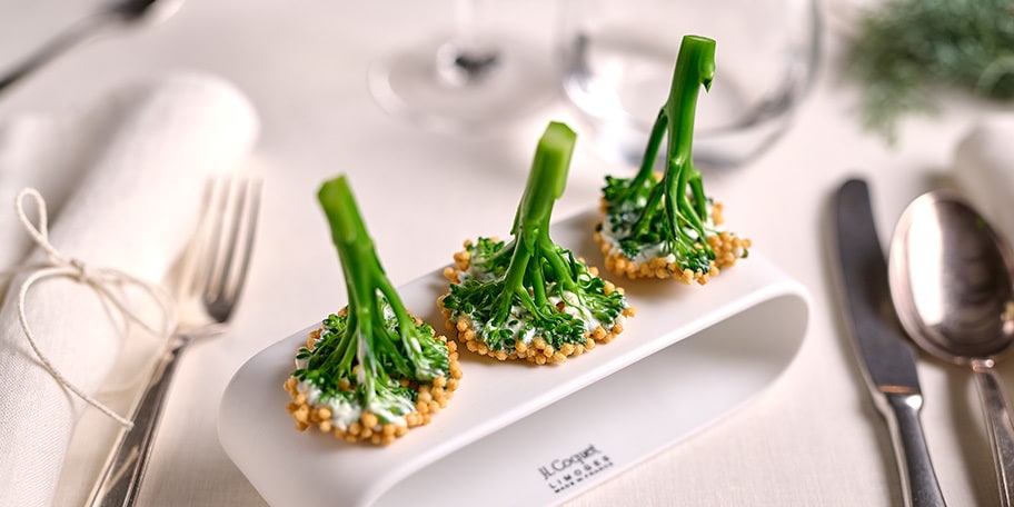 Broccolini met tzaziki