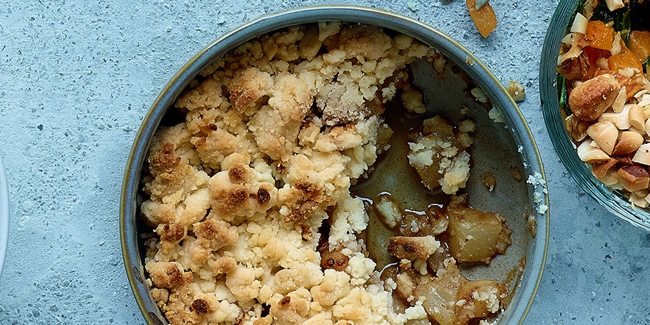 Vegan crumble met peer en koffie