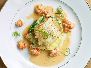 Tarbot met champagne en rivierkreeftjes, puree met spinazie en karnemelk