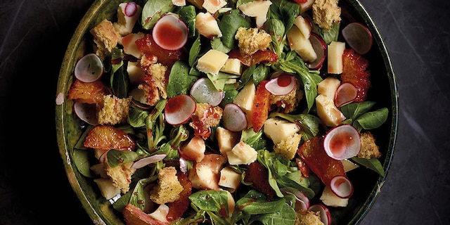 Salade met Beaufort en gekonfijte sinaasappel