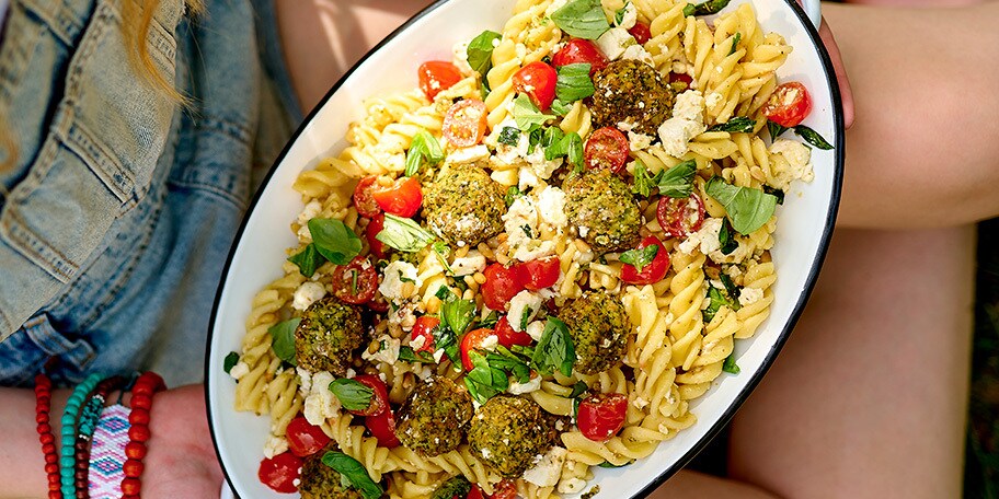 Spirelli aux falafels, feta et tomates datterino