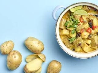 Curry de bœuf aux légumes-racine et aux pommes de terre 