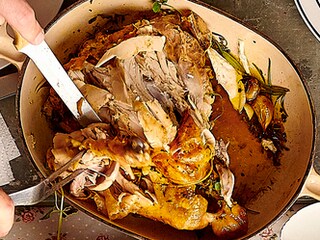 Poulet rôti aux poires, topinambours et grenailles