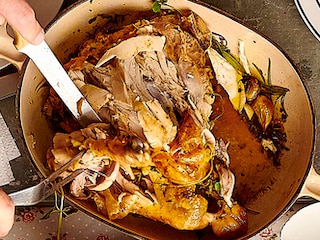 Poulet rôti aux poires, topinambours et grenailles