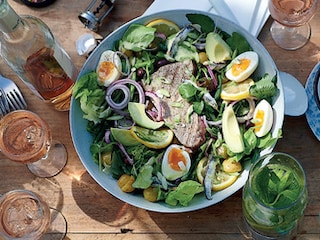 Salade niçoise met verse tonijn