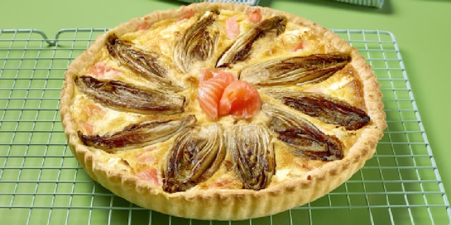 Quiche met witloof, feta en gerookte zalm