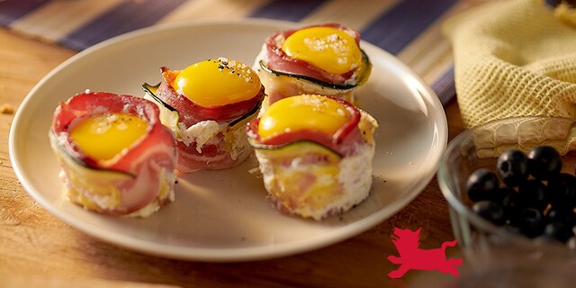 Egg muffins met spek en courgette