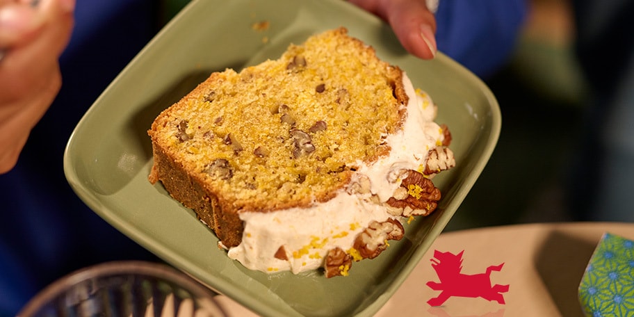 Quatre-quarts aux carottes et aux noix de pécan