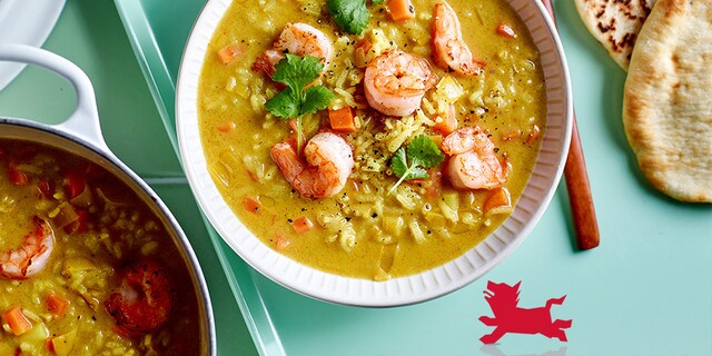 Soupe-repas aux crevettes, riz et lait de coco
