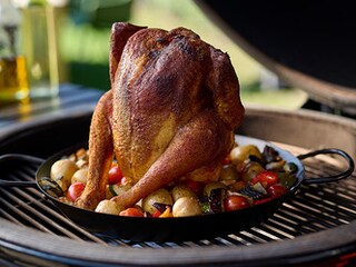 Poulet à la canette de bière avec légumes méditerranéens
