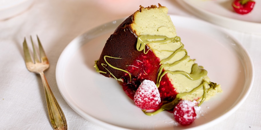 Baskische cheesecake met pistachenoten en matcha