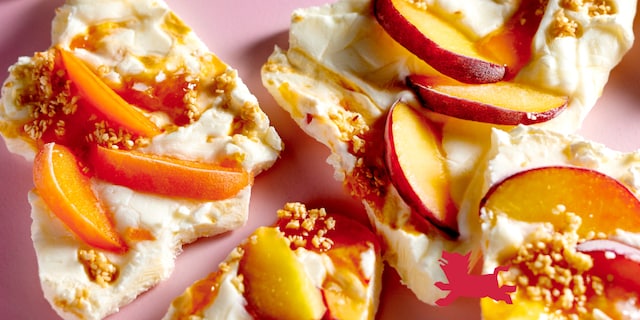 Frozen yoghurt bark met skyr en zomerfruit