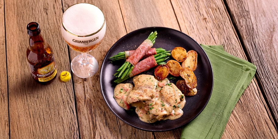 Cocotte de poulet à la Grimbergen Blonde et haricots verts au jambon d’Ardenne