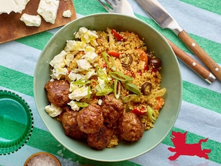 Quinoa met mediterraanse groenten, feta en veggie balletjes