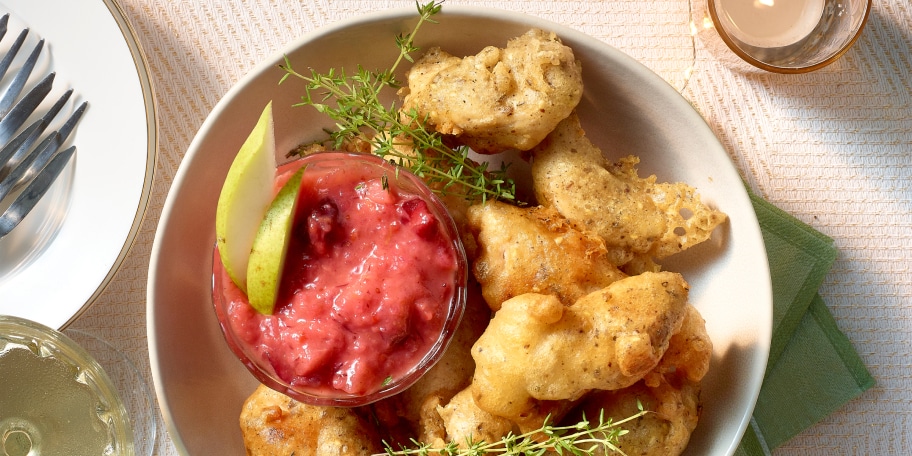 Kalkoenbeignets met peren-veenbessenchutney