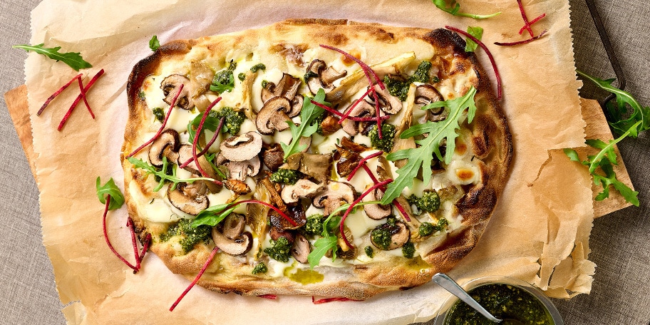 Pinsa aux champignons et au pesto