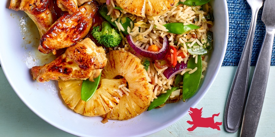 Ailes de poulet caramélisées et riz sauté à l’ananas