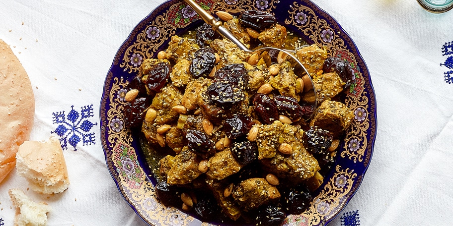 Tajine met gedroogde pruimen